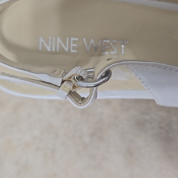 Nine West Women's Sling Back Peep Toe White Heels 7 - Picture 6 of 7